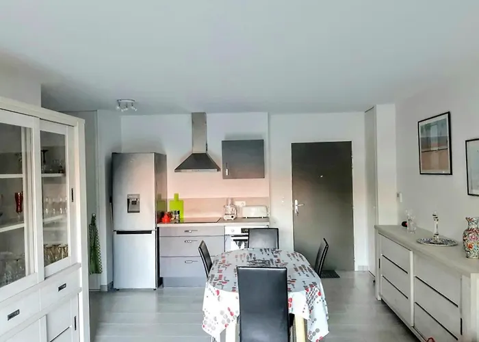 A 150m De La Grande De